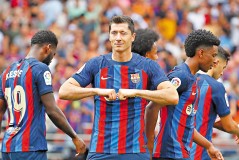 欧冠小组赛首轮：曼联巴萨拜仁垫底，黑马球队崛起，穆里尼奥欲搅动格局